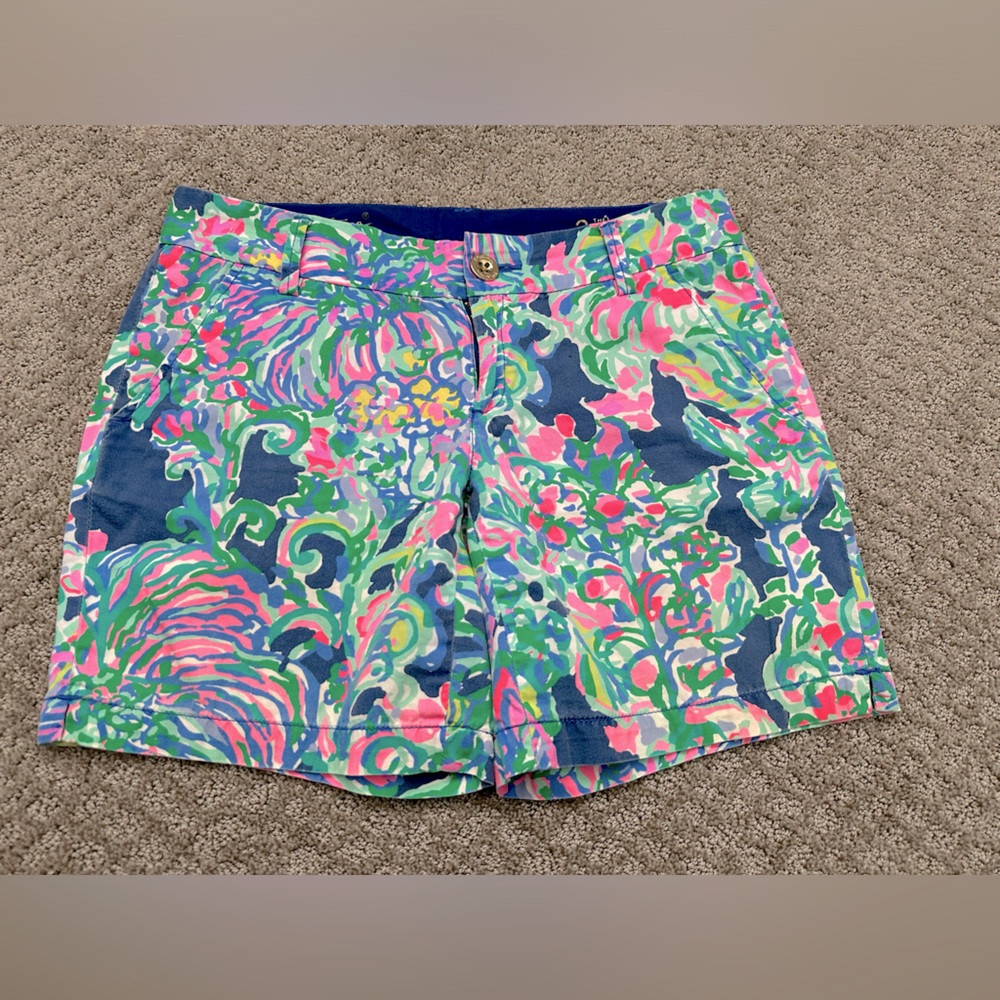 Lilly Pulitzer The Jayne Stretch Shorts 7” in Exotic Escapade Print - Size 2